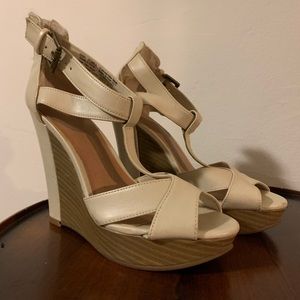 Size 7 Cream/Tan Wedges